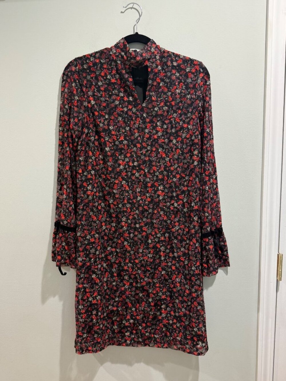 Libby Edelman Black Red Floral Mock Neck Mini Dress Size Small Very Good Conditi